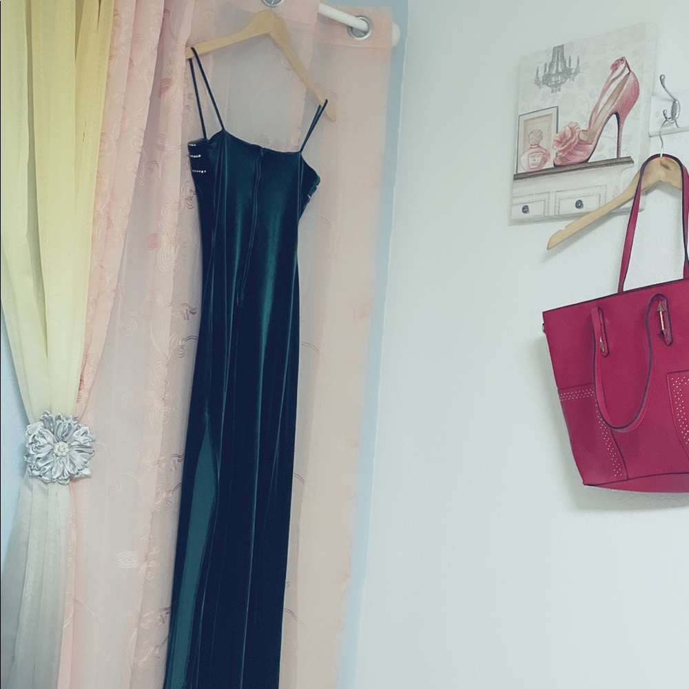 Dress - Picture 2 of 6